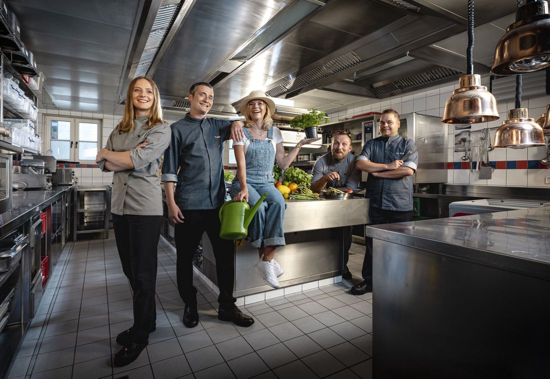 5 Mitarbeitende der Küchen-Teams